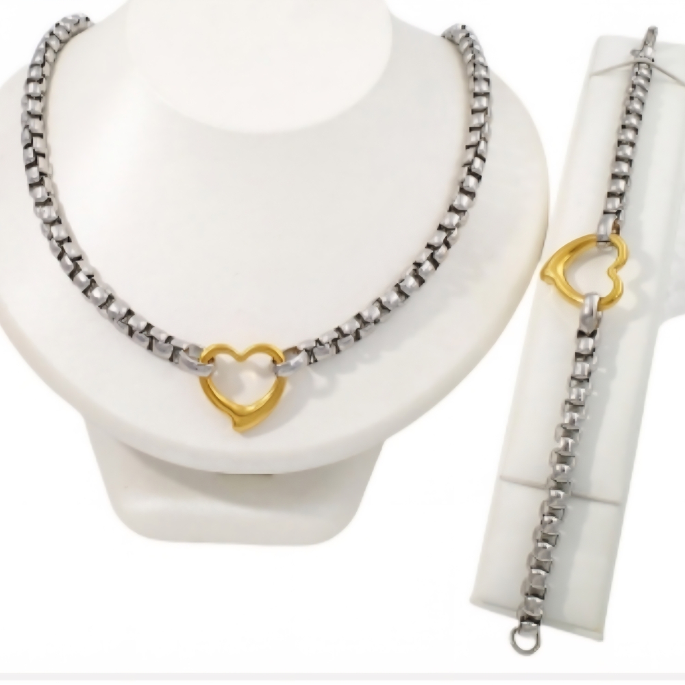 Chic Silver Necklace with Gold Heart Accent
